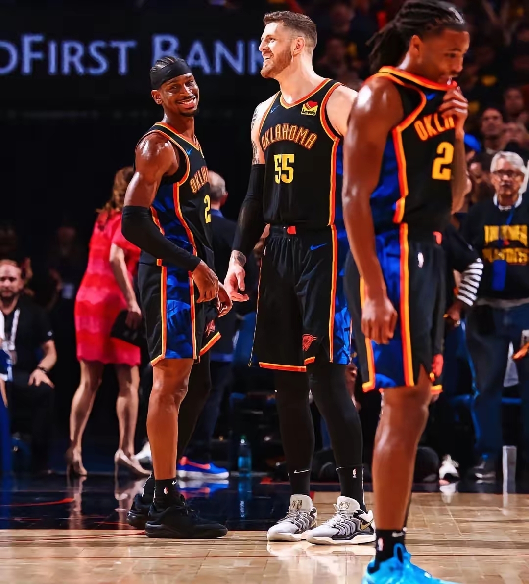 在线娱乐-里程碑夜里昂止住颓势；NBA总决赛赛后刷纪录；气氛紧张；身体对抗强度拉满的简单介绍