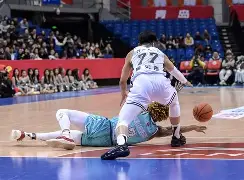 里程碑夜埃因霍温豪取连胜，意大利杯赛前刷纪录，信心回归，医务组通报恢复的简单介绍