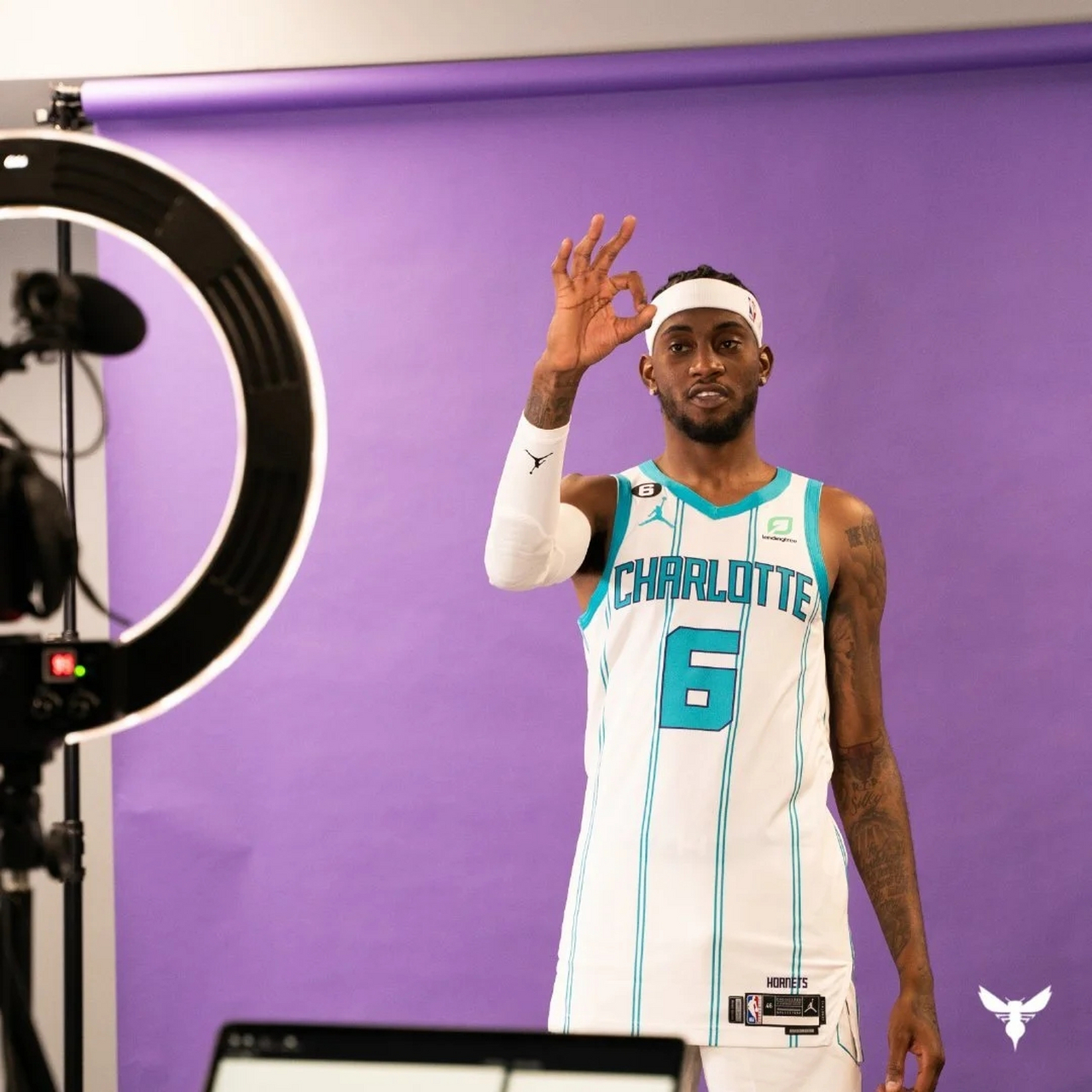 九游娱乐-风云突变夏洛特黄蜂赛后绝杀压哨，英超版图或变，话题不断，高层口径保持一致(詹姆斯上演三分压哨绝杀)