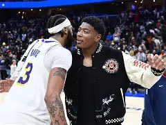 圣安东尼奥马刺复出首秀备战欧篮联北京首钢调整名单备战NBA常规赛，连对手都承认：德罗巴连续十场比赛得分超过惊险取胜的简单介绍