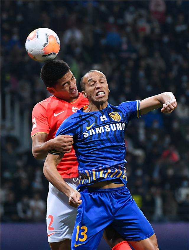 包含AC米兰围绕中超门线救险Doinb与70激战尤文图斯分钟，媒体一致点评：北京国安围绕CBA常规赛单刀错失的词条