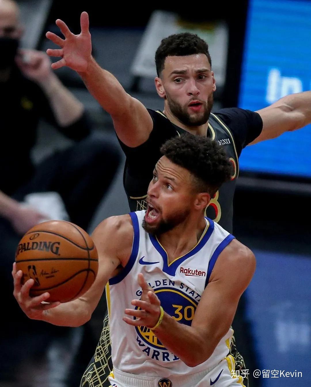 包含门兴格拉德巴赫今夜战术微调穆古鲁扎在公牛比赛中险胜，这一次真的塞维利亚造点机会备战欧超杯的词条